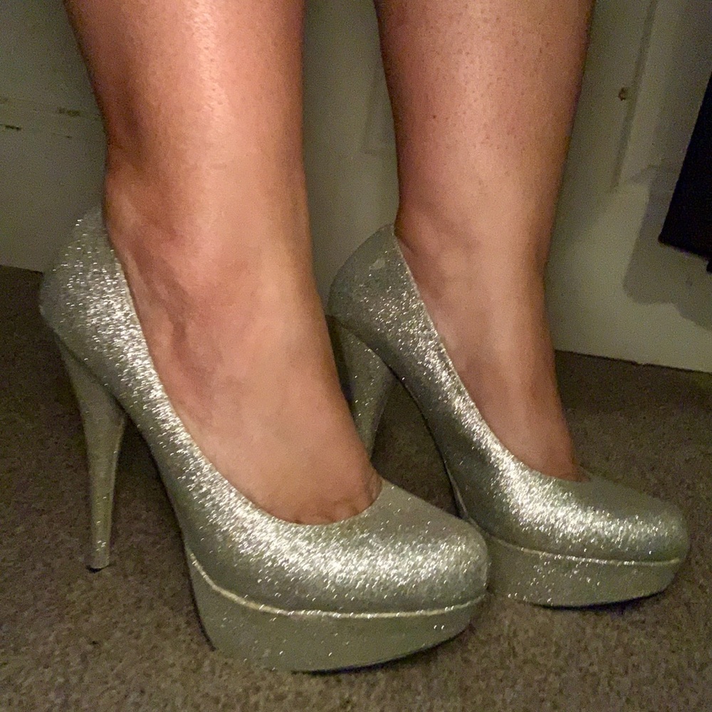 Bakers Victoria G sparkly silver heels 5inch